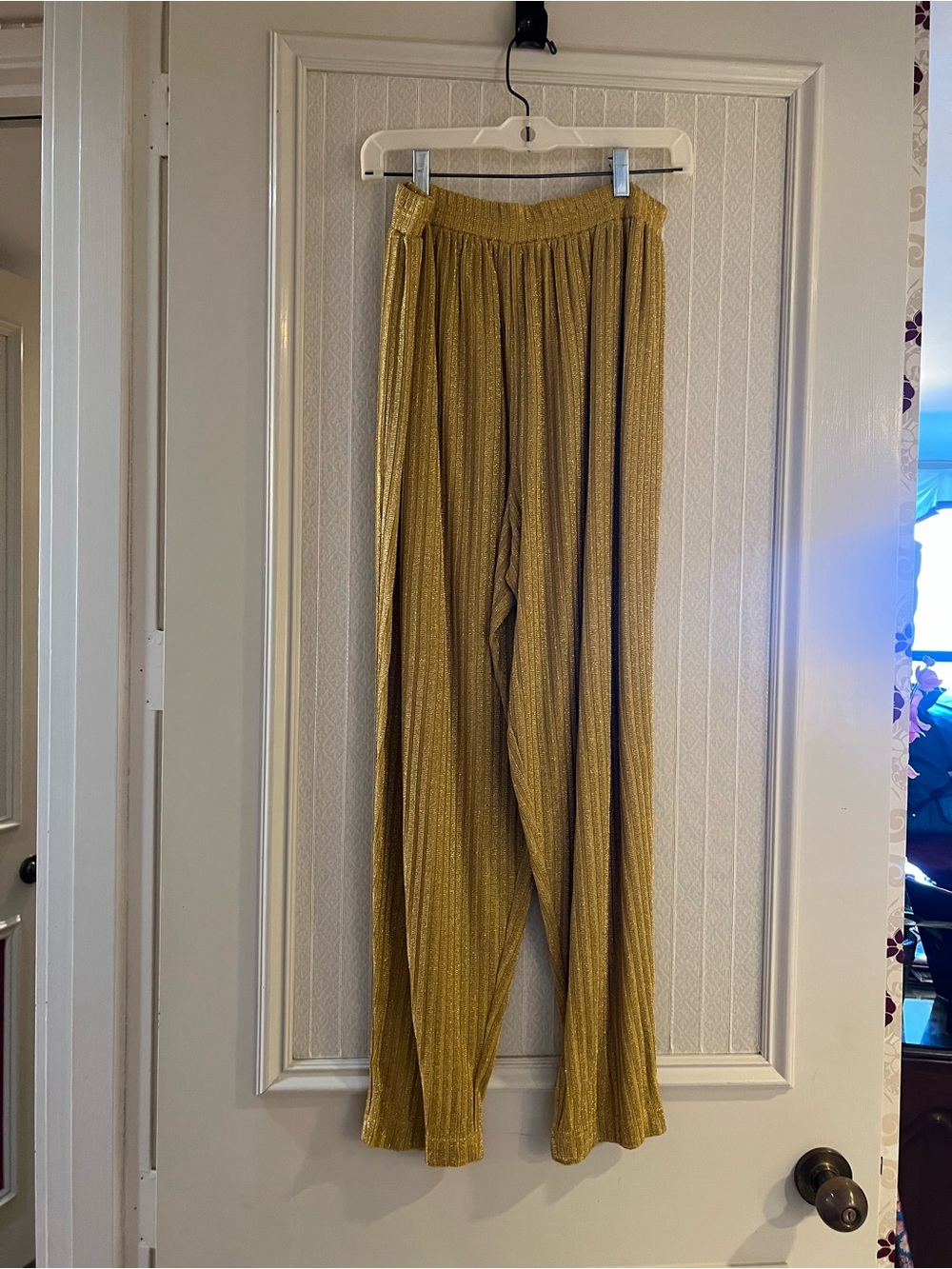 Relaxed Wide-Leg Pull-On Pants in Mustard